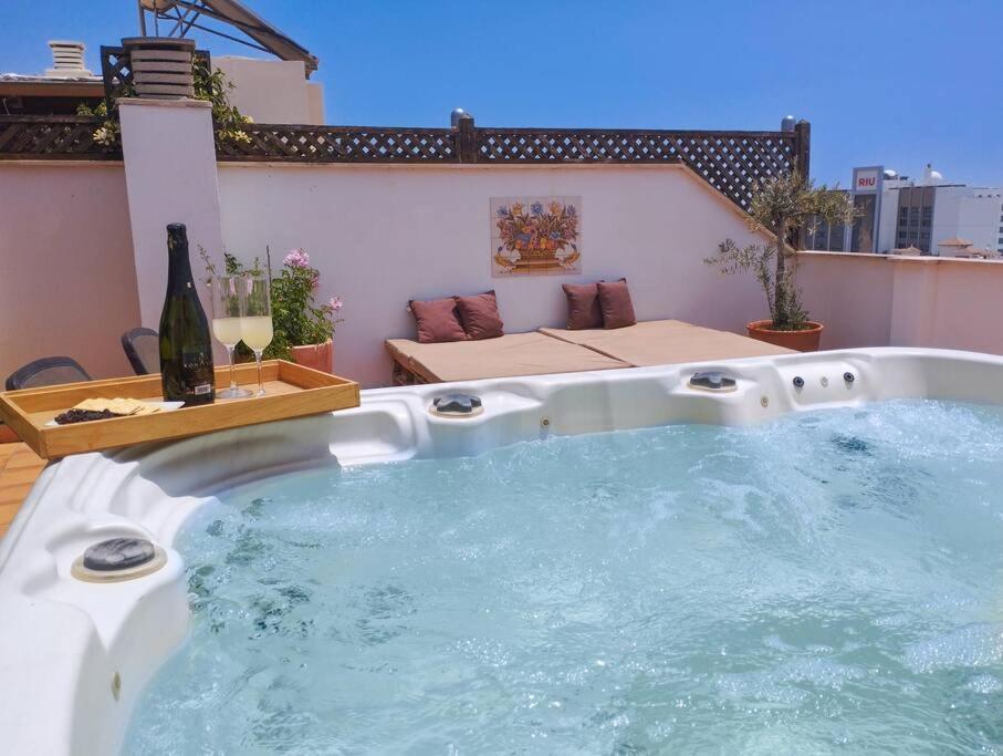 Penthouse With Jacuzzi And Spectacular Sea Views Daire Nerja Dış mekan fotoğraf